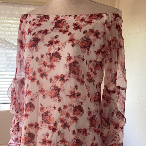 Charlotte Russe Floral Top with Ruffles on the Sleeves - Picture 3 of 8